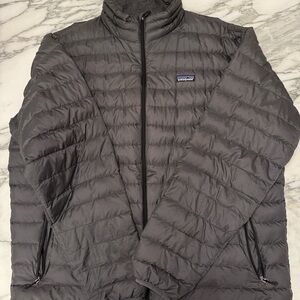 Men’s Patagonia Down sweater jacket. size XXL. Grey